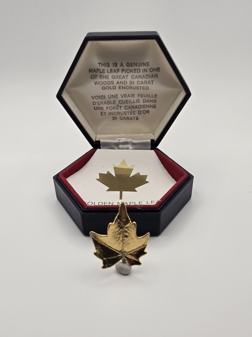 Vintage Golden Maple Leaf Pendant – Real Leaf 24K Gold Plated w/ Original Box 🍁
